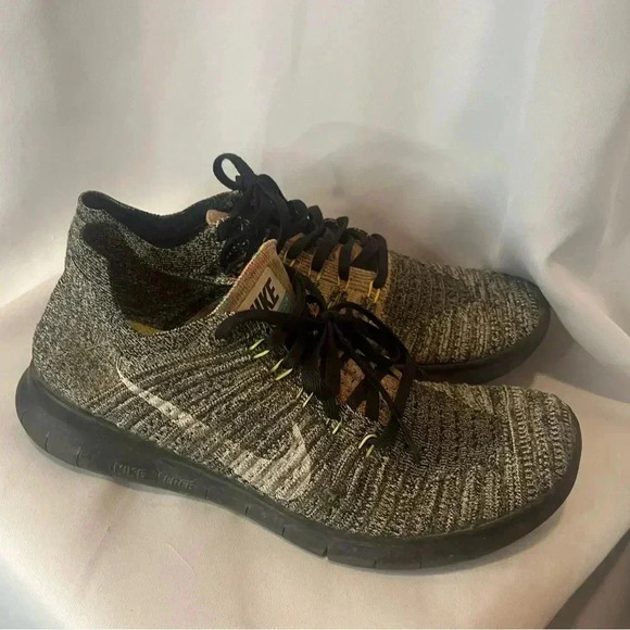 Nike men’s Free RN Flyknit running shoe size 8 - Picture 3 of 7